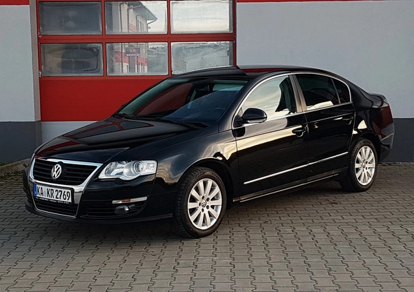 Volkswagen Passat cena 21900 przebieg: 159000, rok produkcji 2005 z Sępopol małe 172